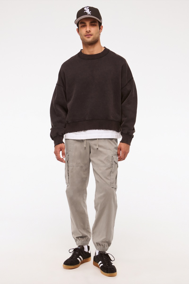 Abercrombie & Fitch Cargo Jogger Sweatshirt Outfit