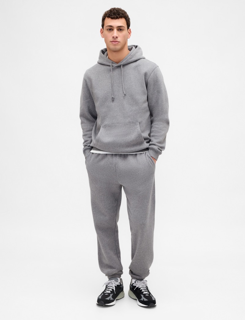 Gap Grey Joggers Sweatshirt Outfit