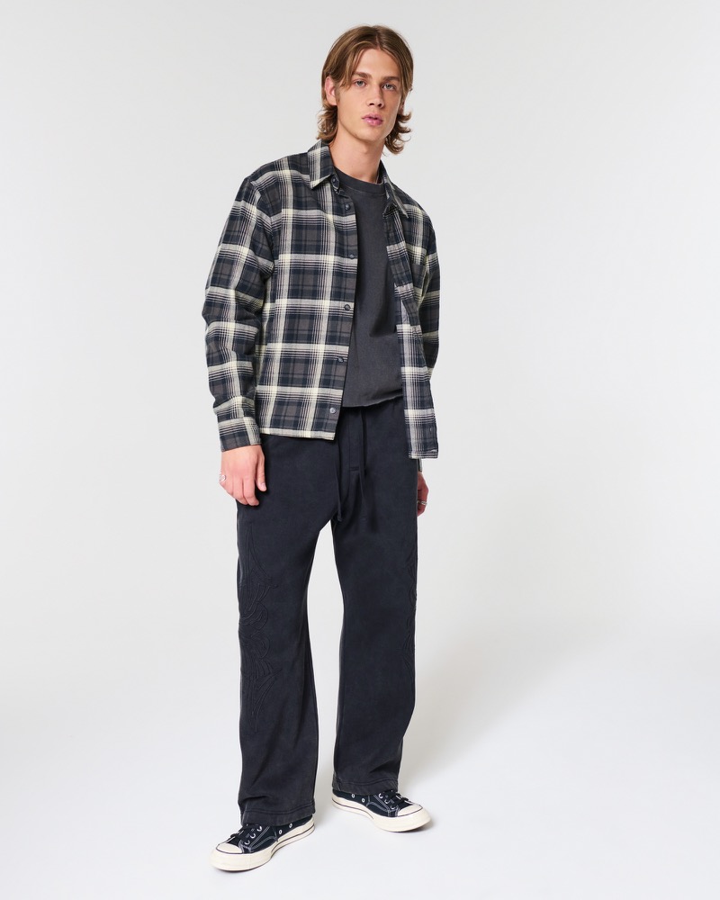 Hollister Joggers Flannel Shirt Outfit