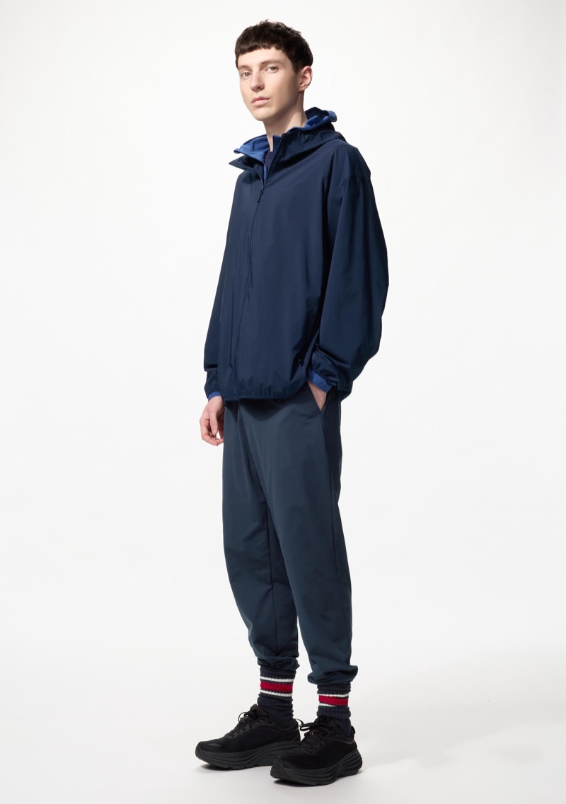 UNIQLO Blue Joggers Windbreaker Outfit