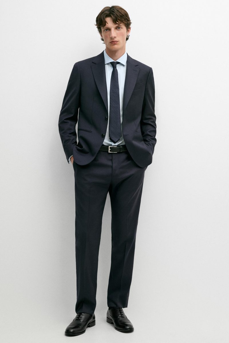 How to dress for a wedding for men